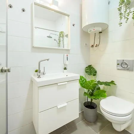 Classy Comfort - Chic On Regina Elisabeta